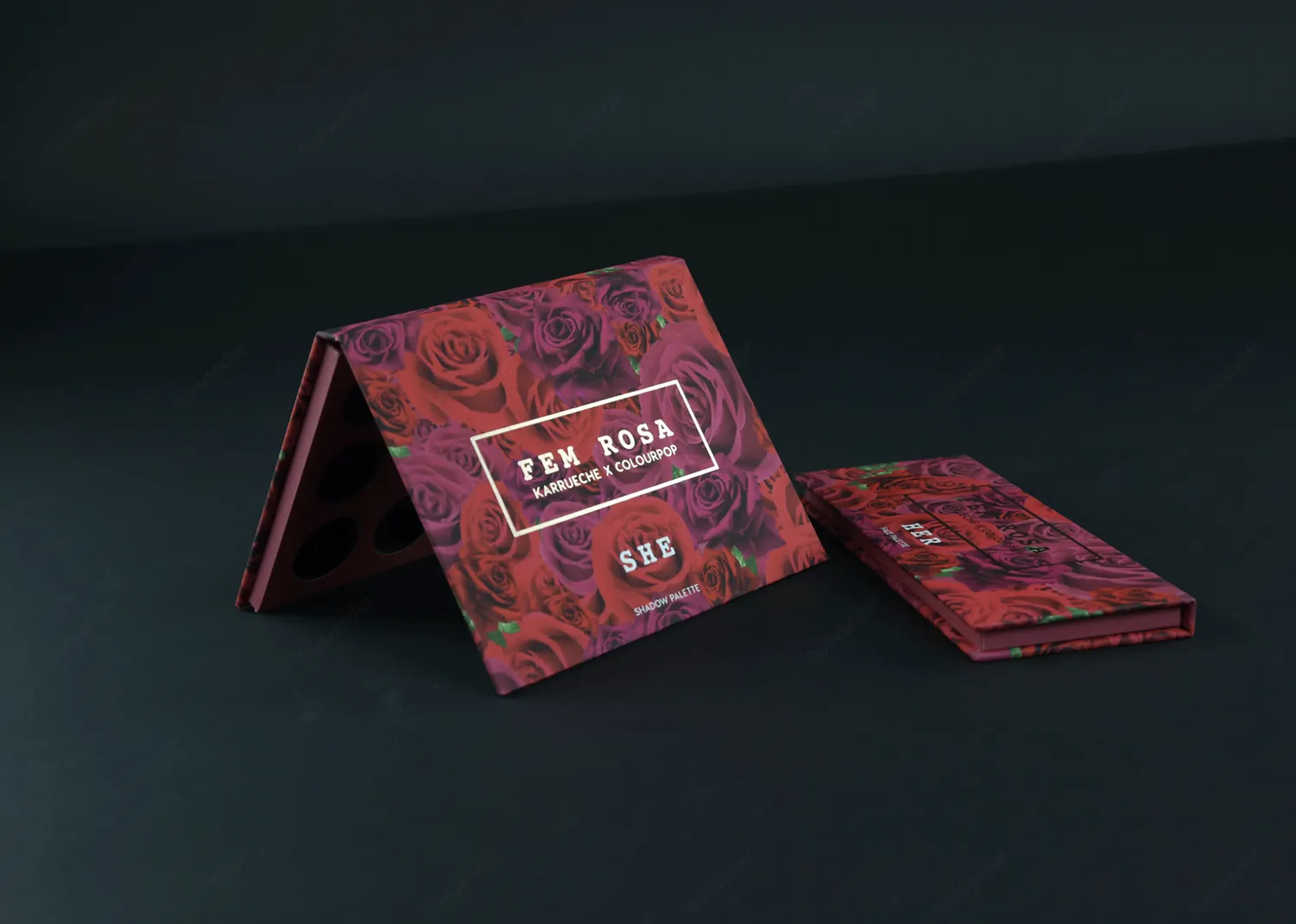 Eyeshadow palette box
Hinged structure
Magnetic closure